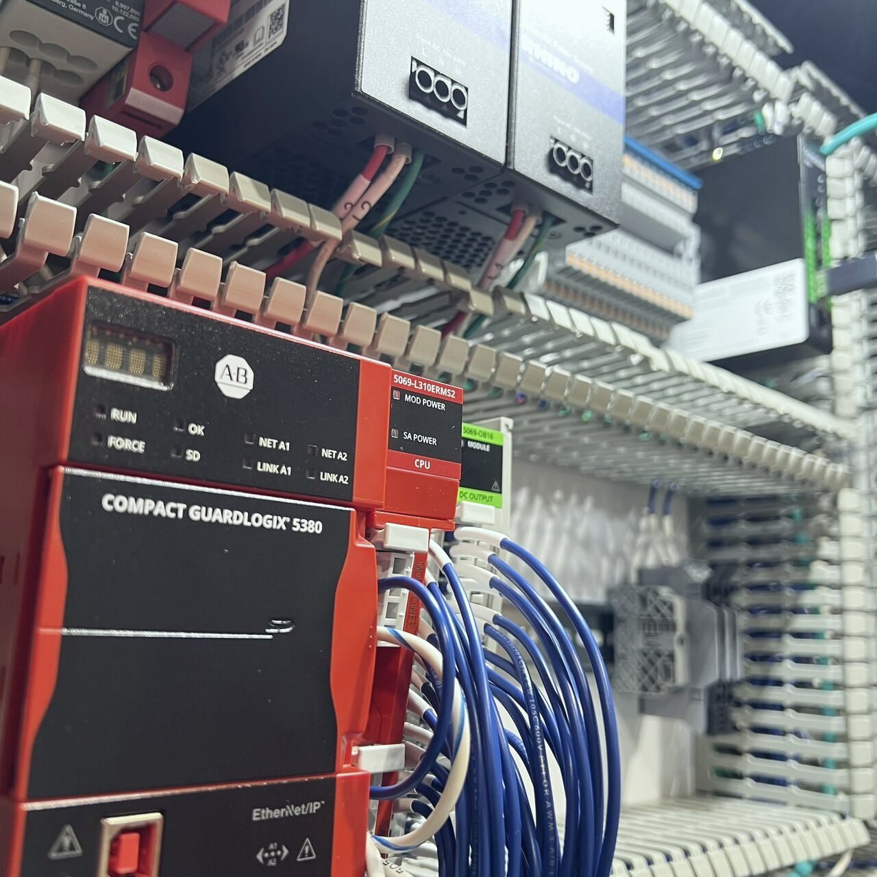 Compact GuardLogix 5380 safety controller