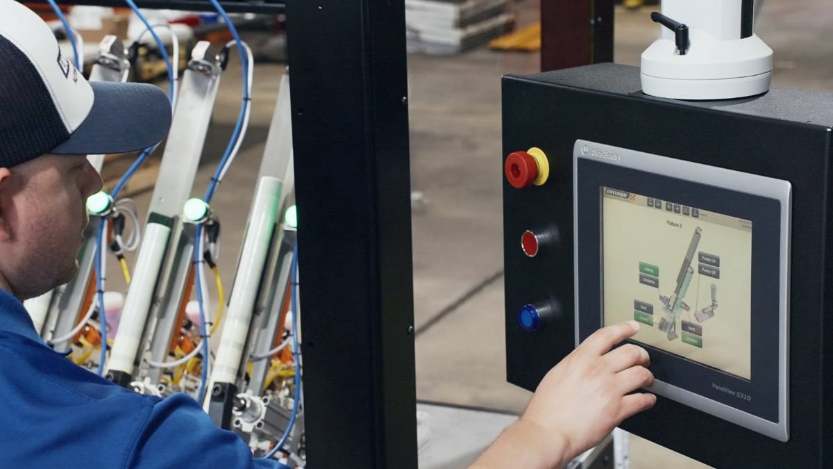 Operator running the XTest leak test station HMI